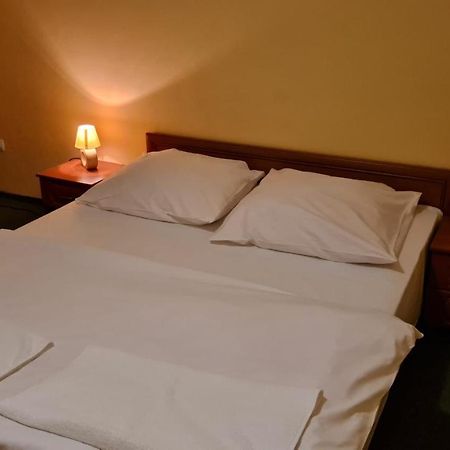 Hotelik Orlik Legnickie Pole Exterior foto